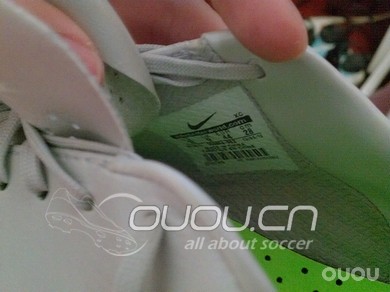 请教一下亚瑟士2002的大鞋舌有什么用?