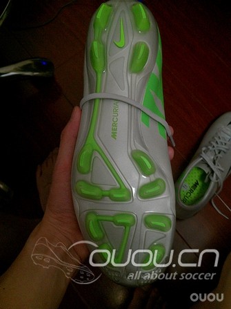 请教一下亚瑟士2002的大鞋舌有什么用?