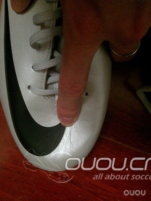 请教一下亚瑟士2002的大鞋舌有什么用?