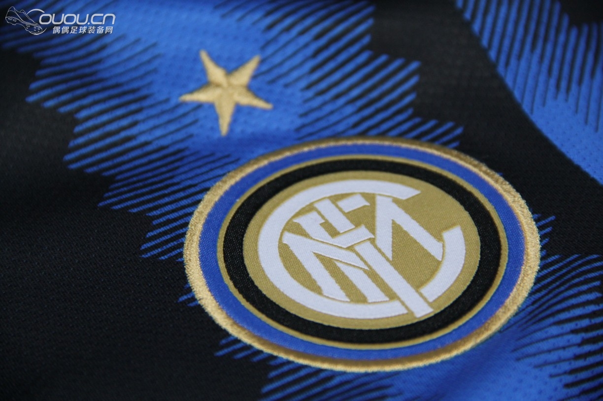 耐克2010-11赛季国际米兰主场盒装球员版球衣