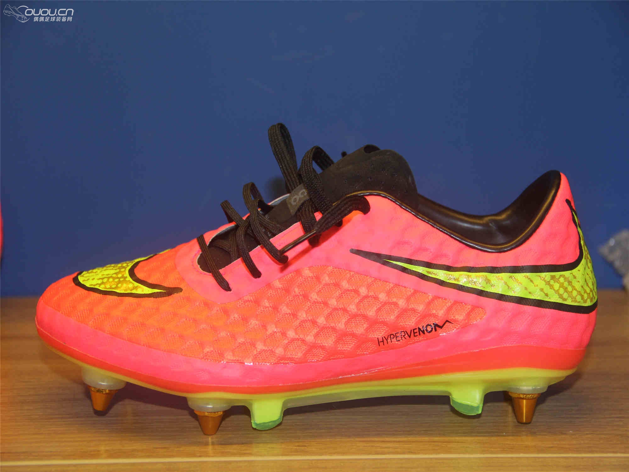 英国购回14款红色毒蜂顶级钢混 1558元 尺码: