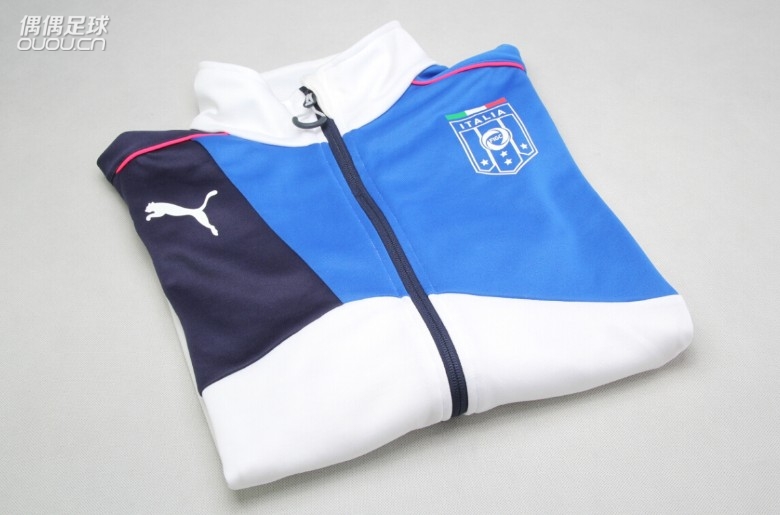 足球训练外套会偏短吗,足球训练服品牌有哪些