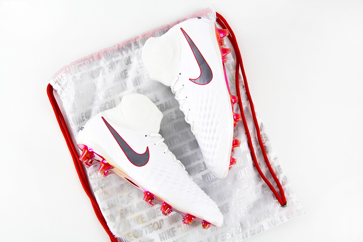 传控大师 耐克Magista鬼牌2018世界杯配色欣赏