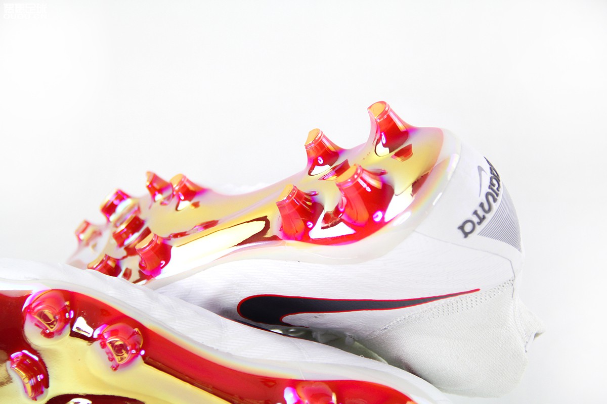 传控大师 耐克Magista鬼牌2018世界杯配色欣赏