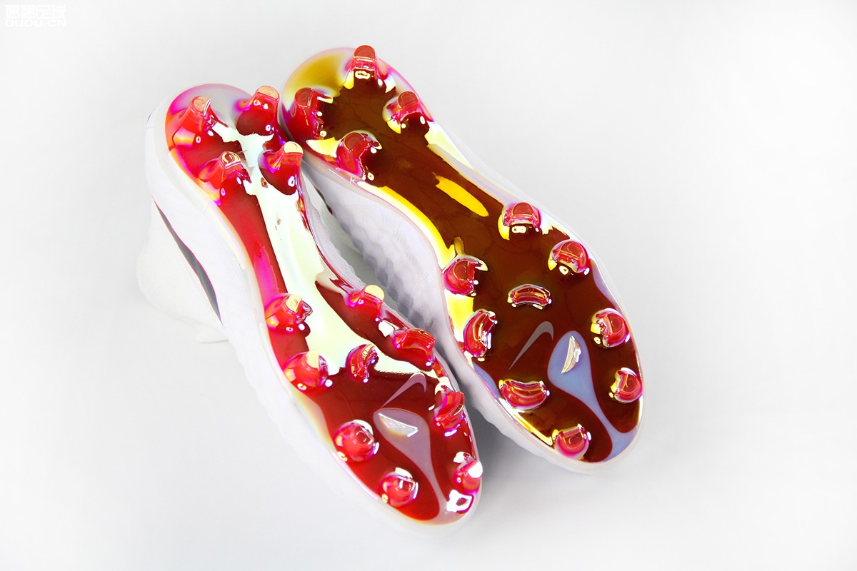 传控大师 耐克Magista鬼牌2018世界杯配色欣赏