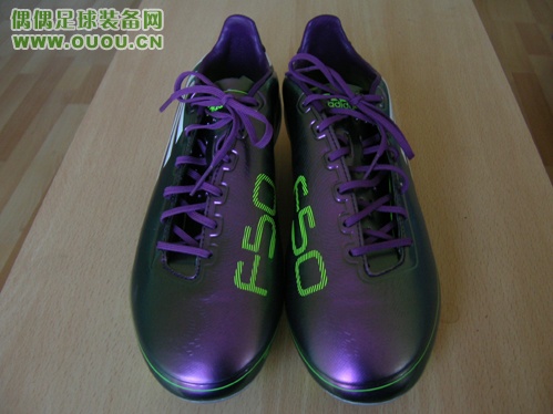 来发一下我的鞋子(又增加两双今天才买的NIKE10.16;再加一双F50 11.23)