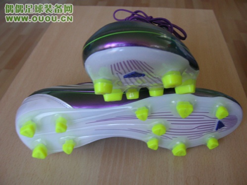 来发一下我的鞋子(又增加两双今天才买的NIKE10.16;再加一双F50 11.23)