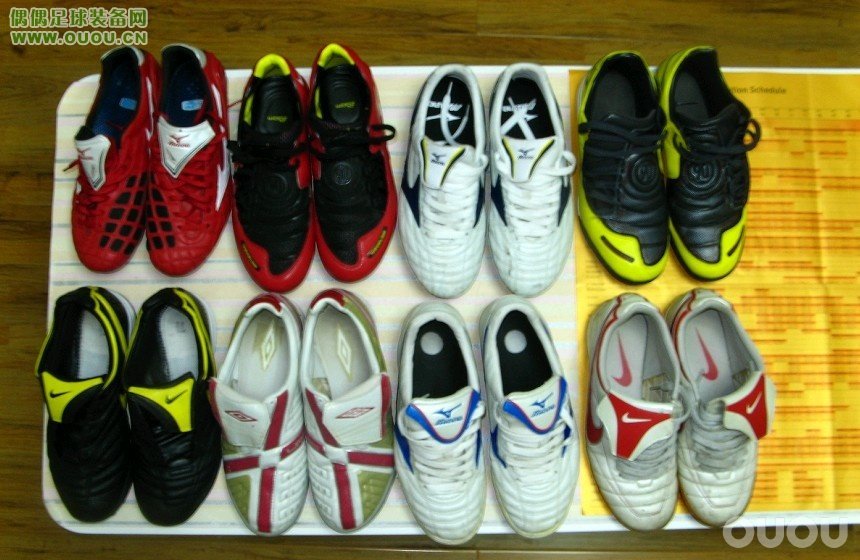 林林总总的鞋子,很乱,大家随便看看。