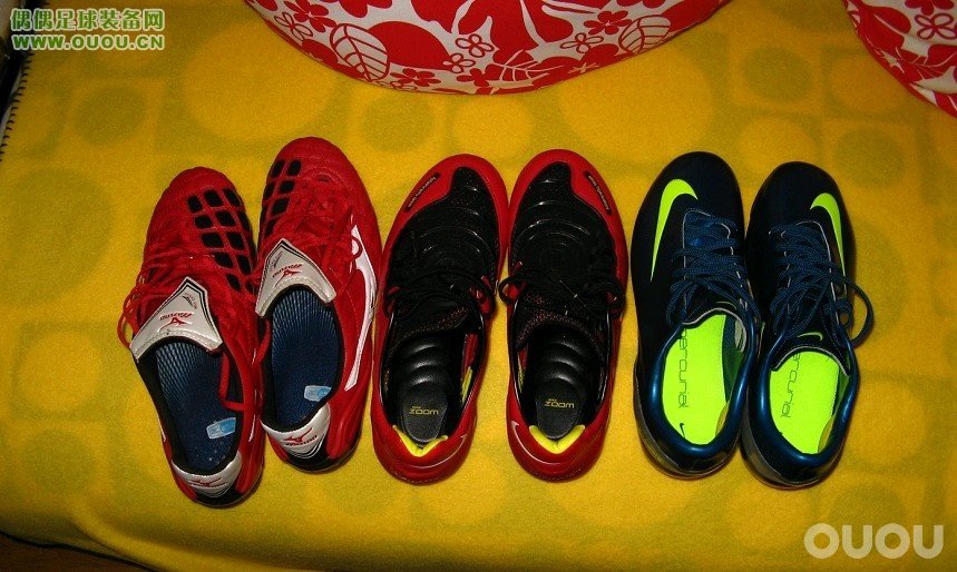 林林总总的鞋子,很乱,大家随便看看。