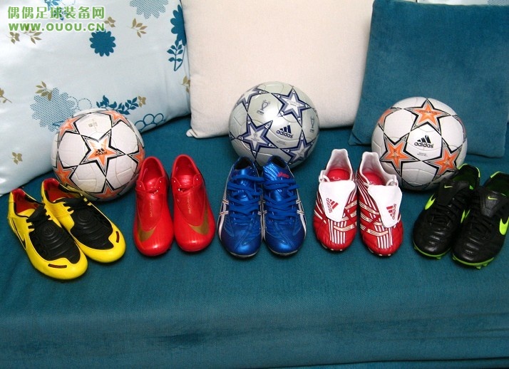 林林总总的鞋子,很乱,大家随便看看。