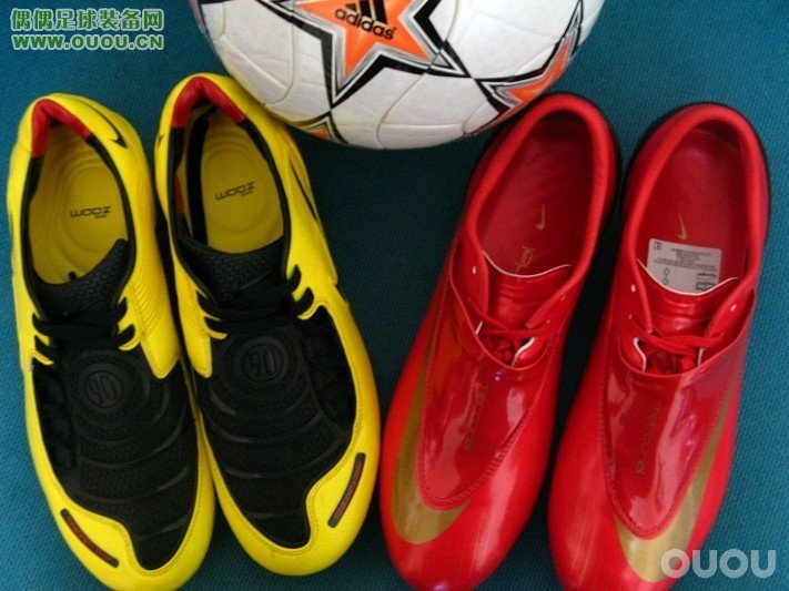 林林总总的鞋子,很乱,大家随便看看。