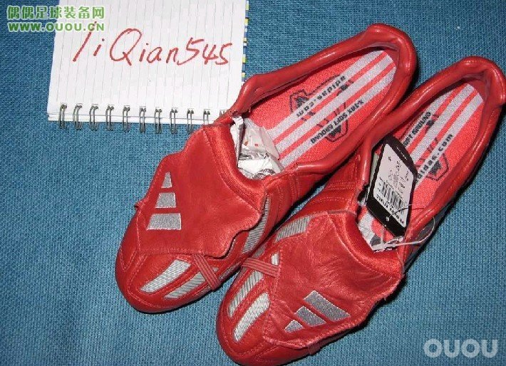 林林总总的鞋子,很乱,大家随便看看。