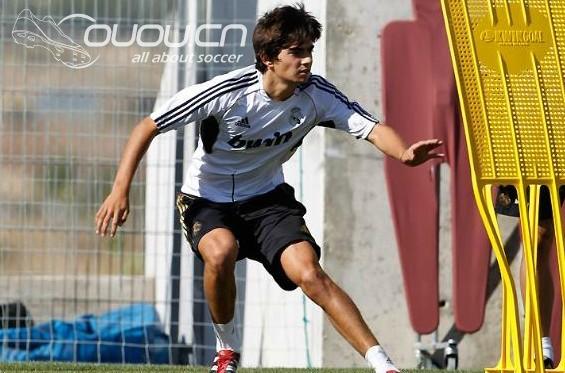 穆帅召齐达内长子入队训练 齐祖到场观摩