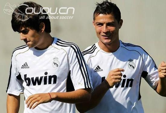 穆帅召齐达内长子入队训练 齐祖到场观摩