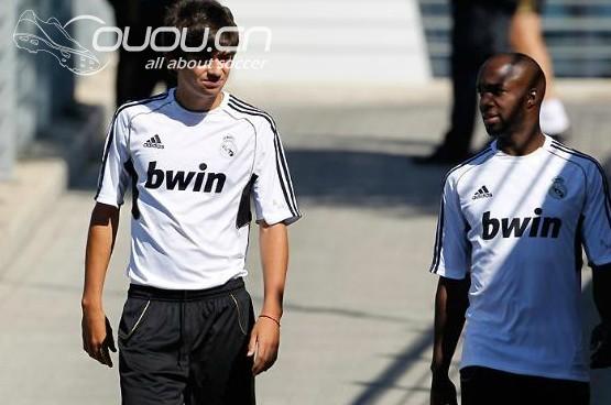 穆帅召齐达内长子入队训练 齐祖到场观摩