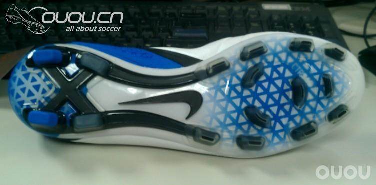 昨日朋友帮忙PDS买的CTR360 2 T级AG到了,心情大好,一起看看,还有手中其他几双也一到发了