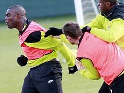 曼城内讧!为什么总是他! 20偶压曼城的XD小心了