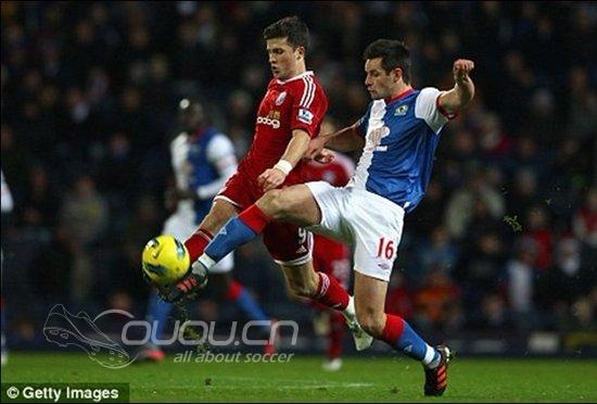 真的蛋碎了! 布莱克本铁闸睾丸破裂将休六周