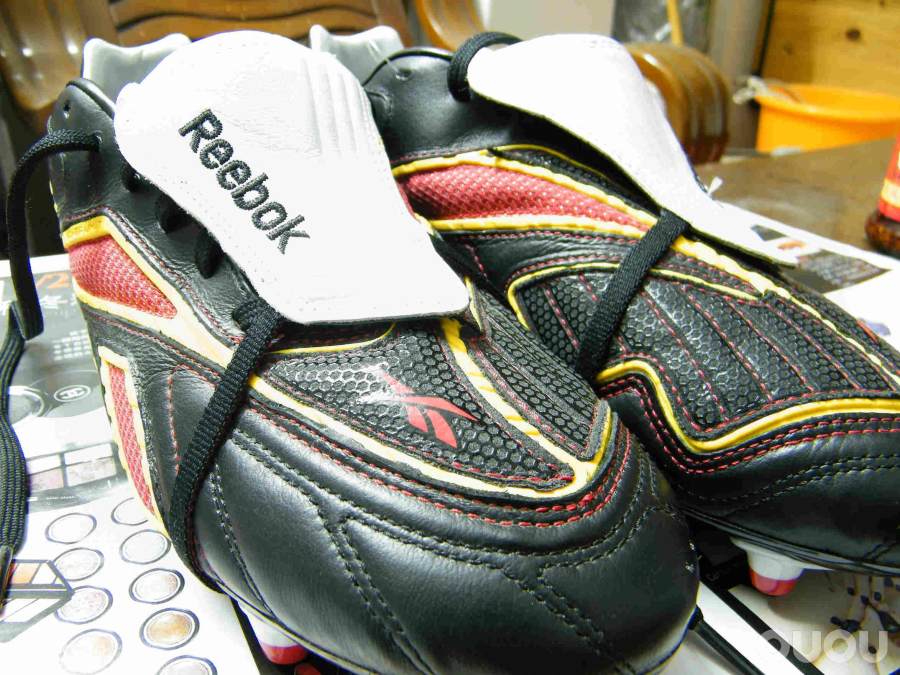 少数派-REEBOK ,VALDE PRO HG 看上这鞋很久啦,无奈才等到它降价,立马秒之。