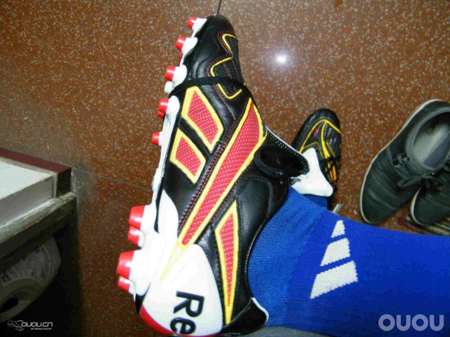 少数派-REEBOK ,VALDE PRO HG 看上这鞋很久啦,无奈才等到它降价,立马秒之。