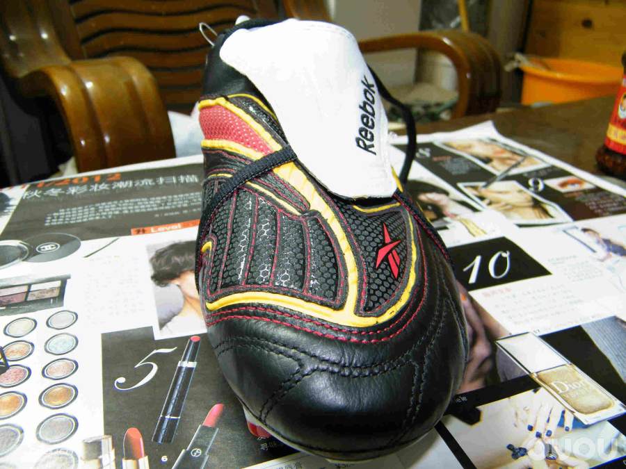 少数派-REEBOK ,VALDE PRO HG 看上这鞋很久啦,无奈才等到它降价,立马秒之。