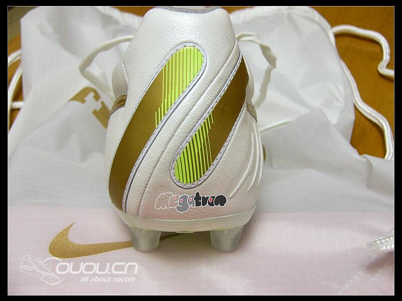 NIKE TIEMPO LEGEND IV HG-E AF(白金色)
