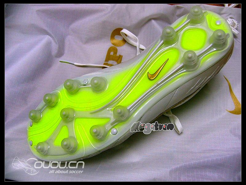 NIKE TIEMPO LEGEND IV HG-E AF(白金色)