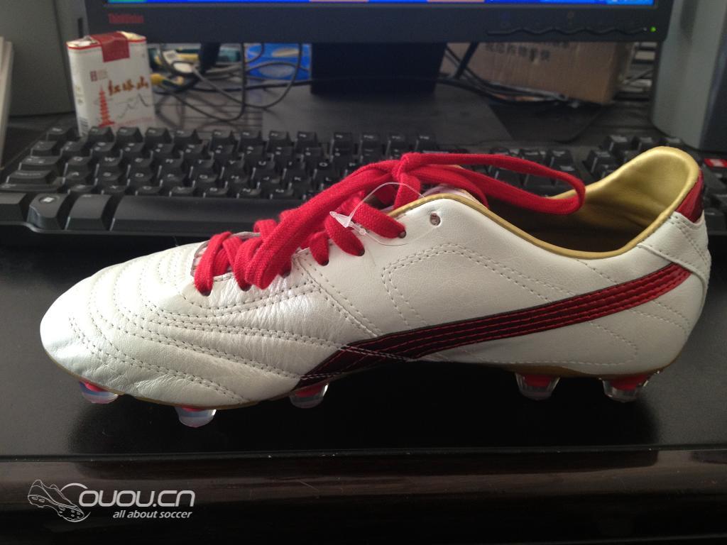 终于收到合脚的鞋了,CTR360 T FG+MEXICO,我勒个高兴啊