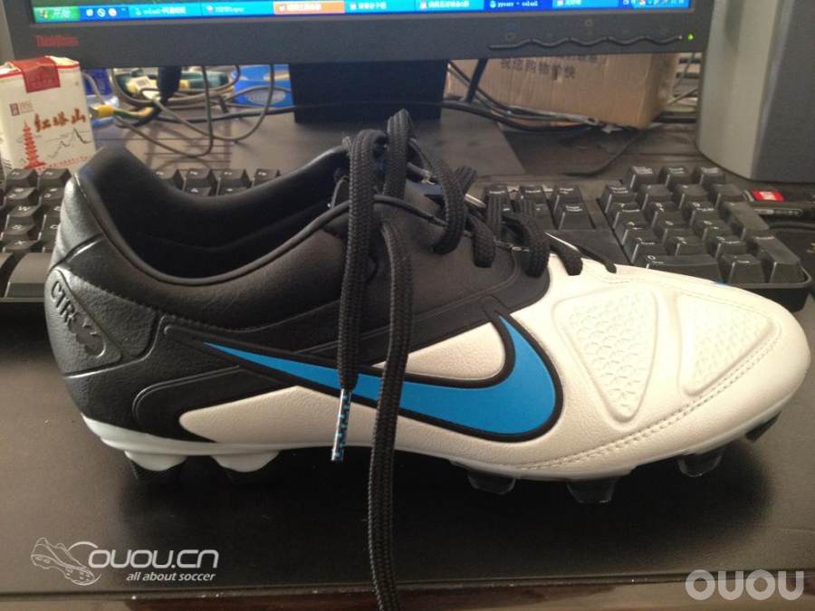 终于收到合脚的鞋了,CTR360 T FG+MEXICO,我勒个高兴啊
