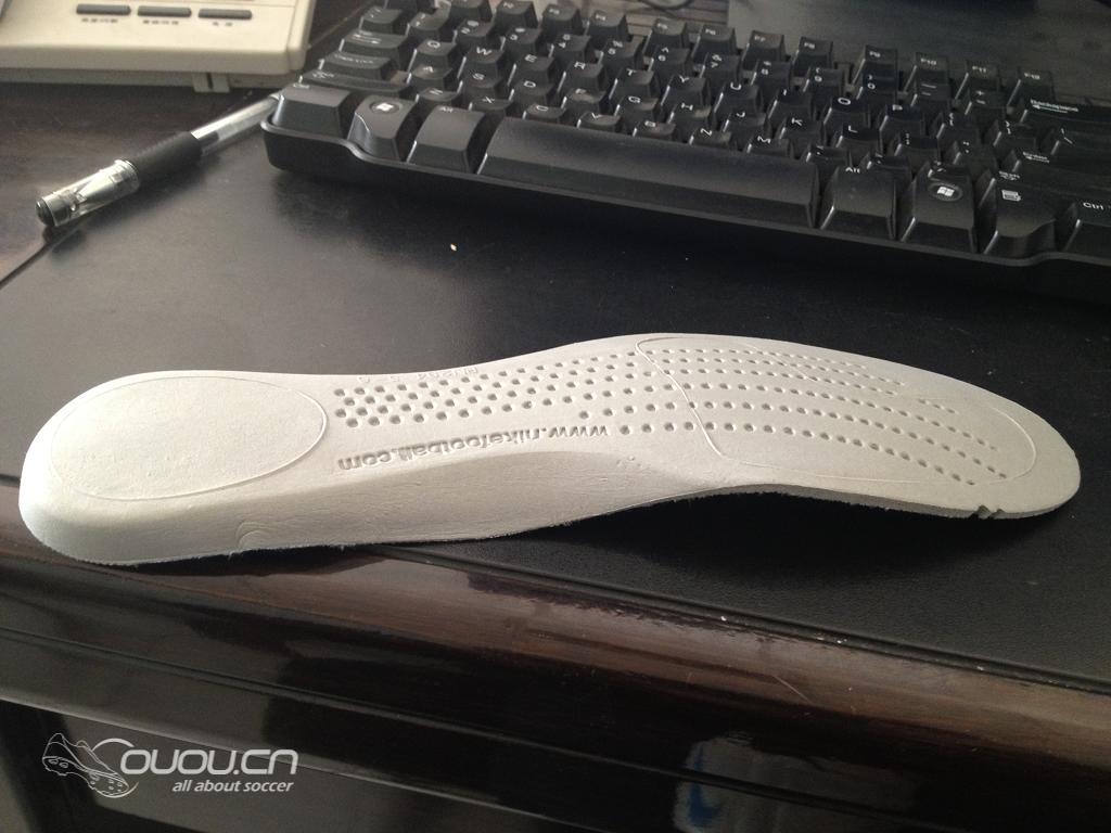 终于收到合脚的鞋了,CTR360 T FG+MEXICO,我勒个高兴啊