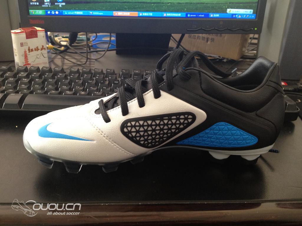 终于收到合脚的鞋了,CTR360 T FG+MEXICO,我勒个高兴啊