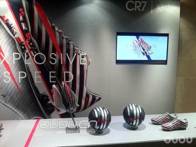 国外一家NIKE商品店