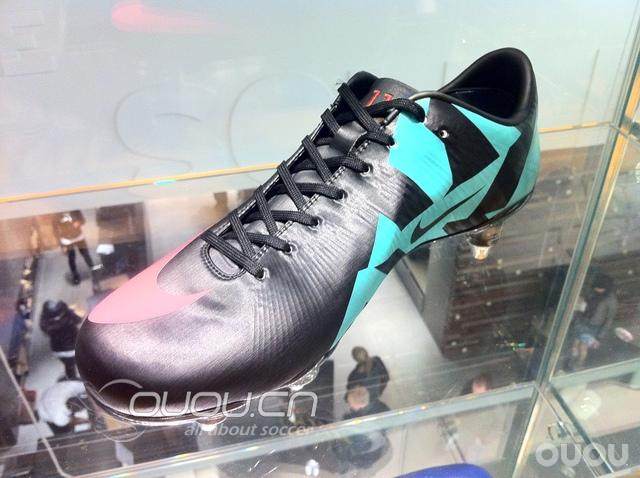 国外一家NIKE商品店