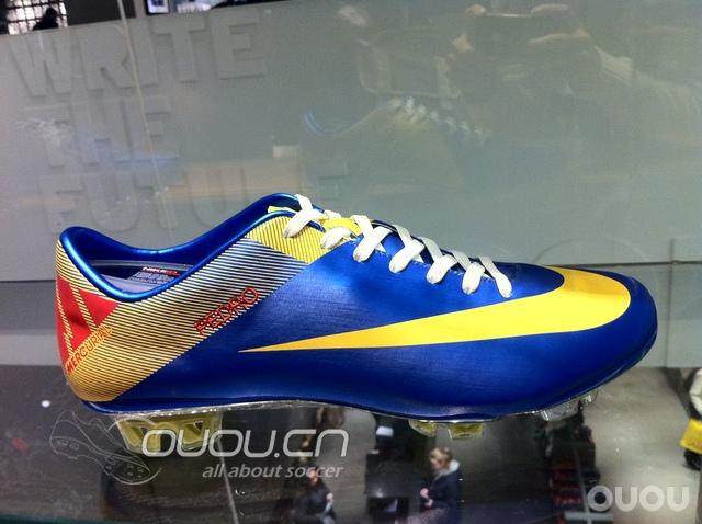 国外一家NIKE商品店