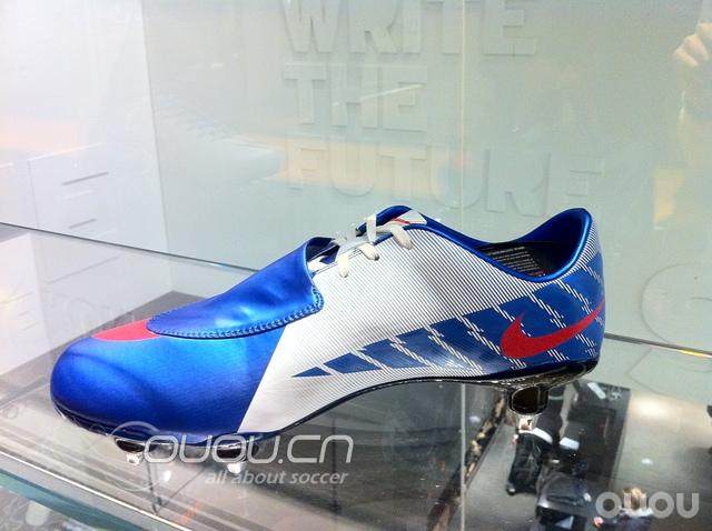 国外一家NIKE商品店