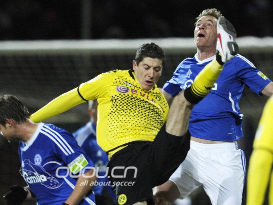 德国杯8强,多特对基尔,人草球靴