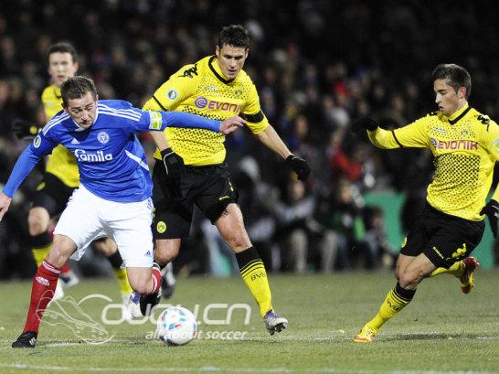 德国杯8强,多特对基尔,人草球靴