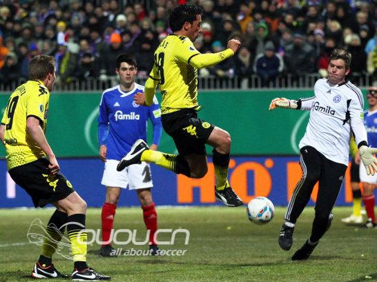 德国杯8强,多特对基尔,人草球靴