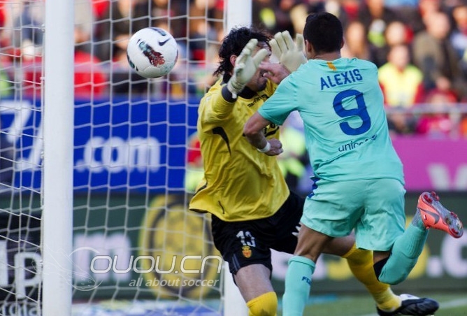 新一轮西甲 巴萨队中的多款新配色球鞋亮相