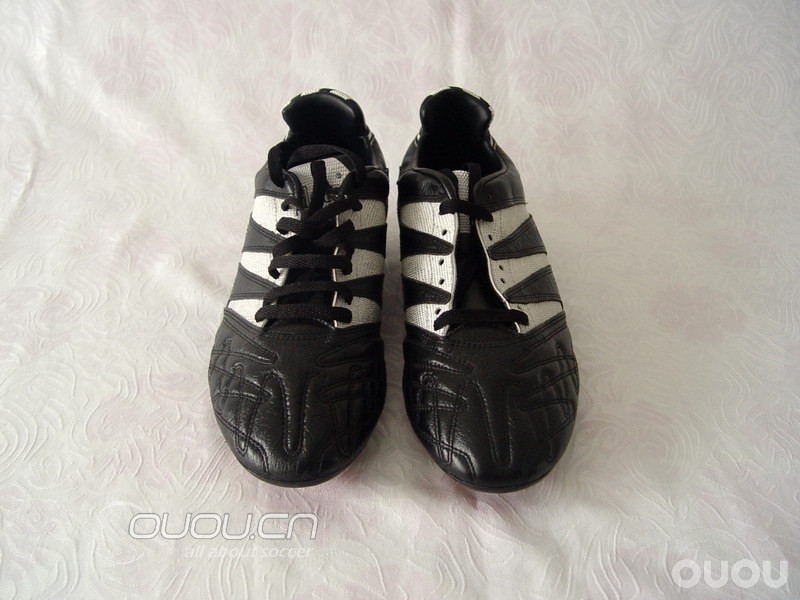 ADIDAS 1994世界杯猎鹰元年足球鞋 QUESTRA