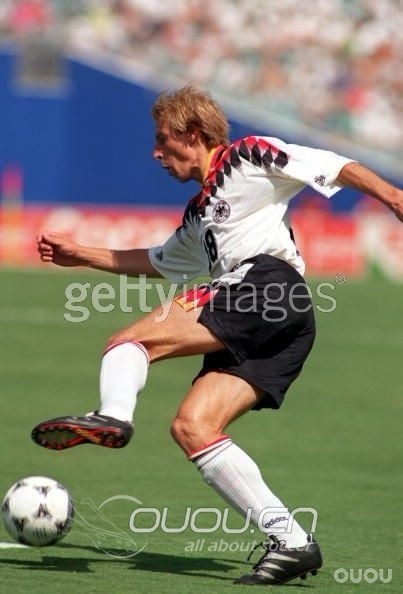 ADIDAS 1994世界杯猎鹰元年足球鞋 QUESTRA