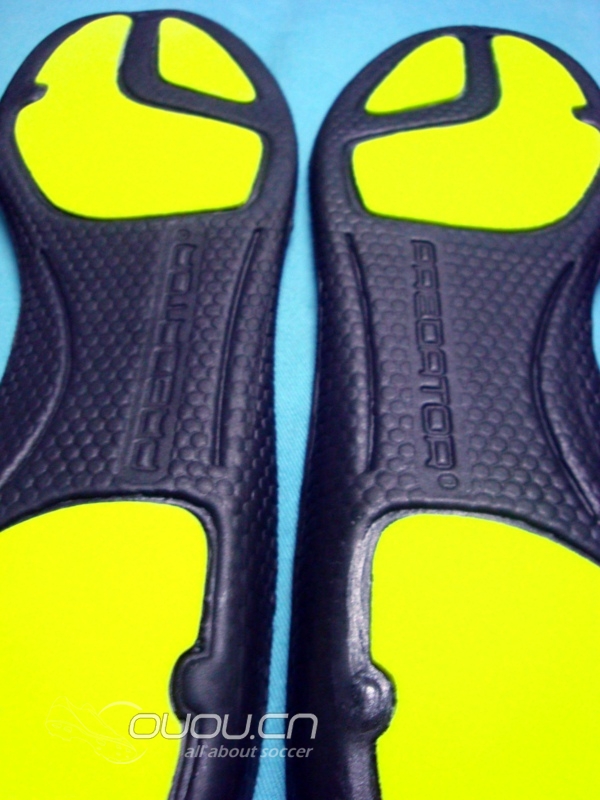 猎鹰鞋垫改造计划:PORON减震材料替换原有黄色减震胶。