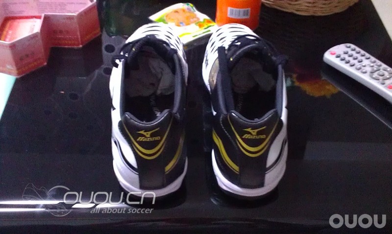 小弟下午刚收到的新战靴!!!