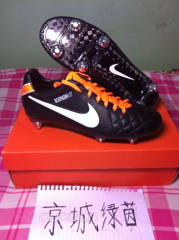 京城绿茵王老板分享收藏系列1 博辛瓦更衣室特别版本传奇4精英足球鞋