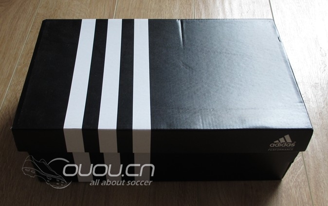 今日收到:ADIPUER 4代袋鼠皮FG——左右开弓