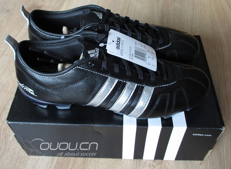 今日收到:ADIPUER 4代袋鼠皮FG——左右开弓