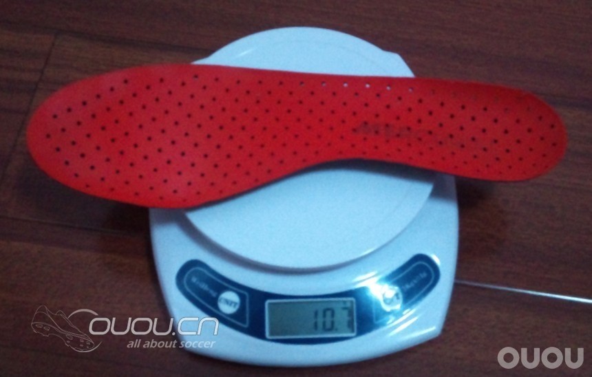 【Nike MV8 偶偶2012草根接力评测】第四棒 之【大四喜】&【鞋钉裂缝。。。】又发现新伤口。。。
