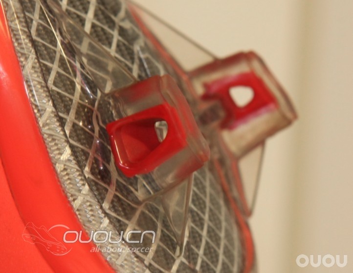 【Nike MV8 偶偶2012草根接力评测】第四棒 之【大四喜】&【鞋钉裂缝。。。】又发现新伤口。。。