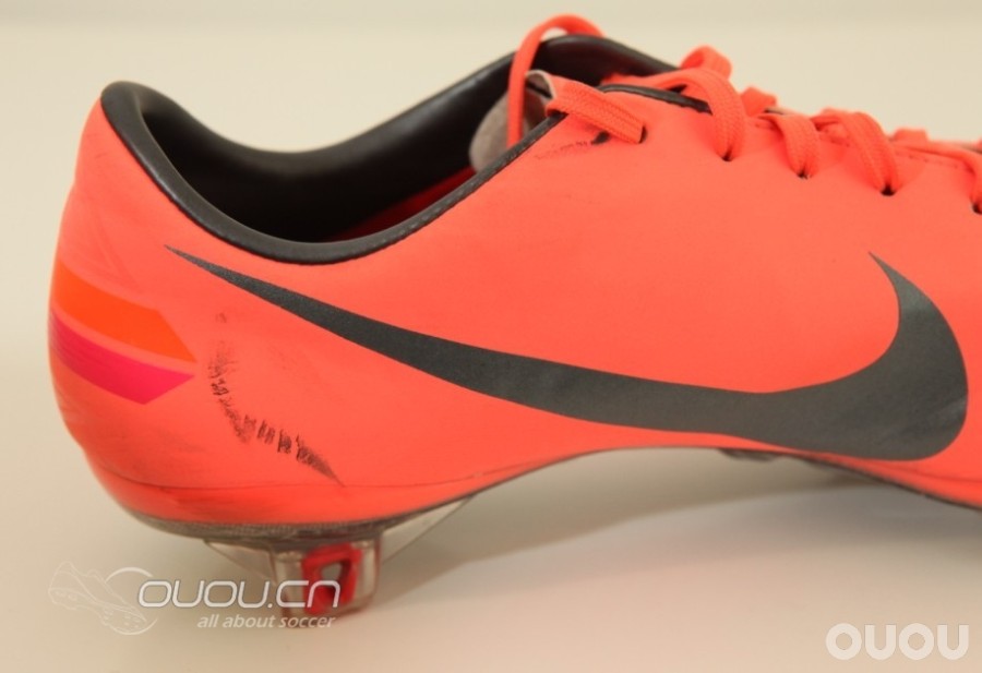 【Nike MV8 偶偶2012草根接力评测】第四棒 之【大四喜】&【鞋钉裂缝。。。】又发现新伤口。。。