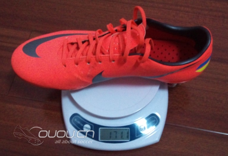 【Nike MV8 偶偶2012草根接力评测】第四棒 之【大四喜】&【鞋钉裂缝。。。】又发现新伤口。。。